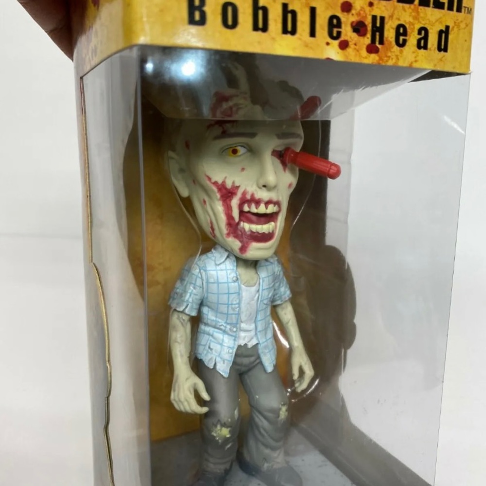 FUNKO The Walking Dead Bobblehead Collectibles AMC RV Walker Wacky Wobbler - Picture 7 of 7